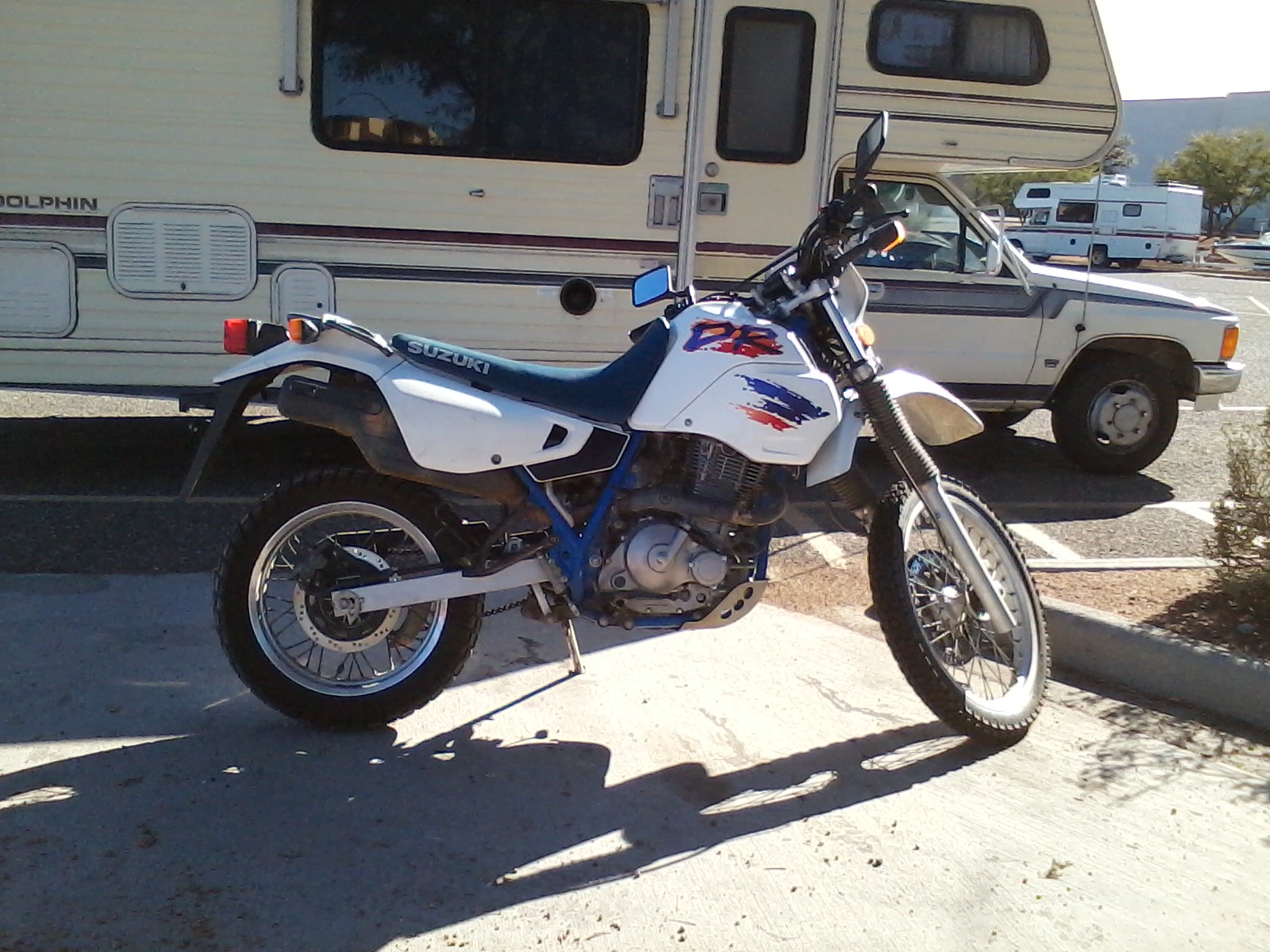 Suzuki DR 650 motorcycle manifestation.